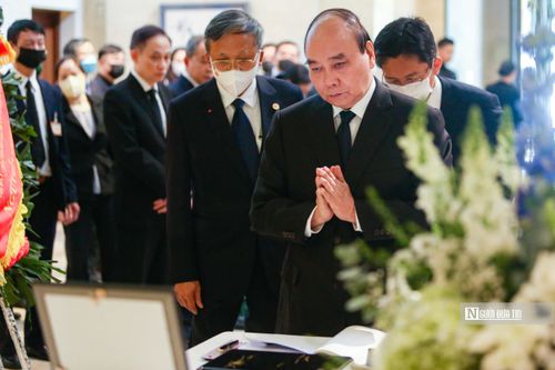 Chủ tịch nước, Thủ tướng viết sổ tang tưởng nhớ cố Thủ tướng Nhật Bản