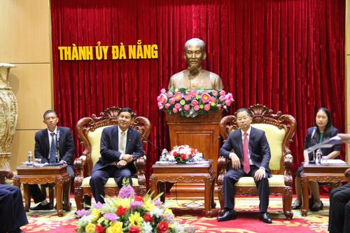 TANDTC Lào chào xã giao Bí thư Thành ủy Đà Nẵng