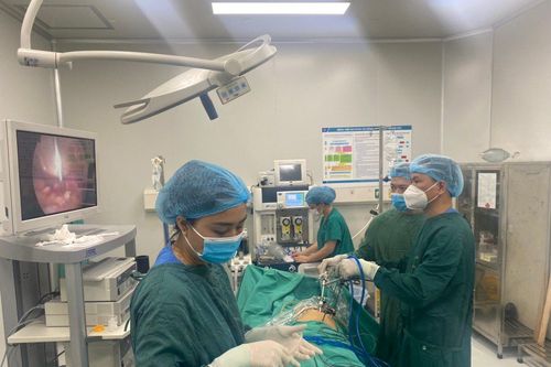Phải cắt bỏ ruột non vì ăn thịt lợn nhiễm bệnh