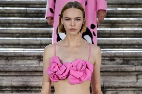 Dior đòi Valentino bồi thường 101.000 USD