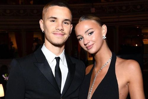 Romeo Beckham chia tay bạn gái