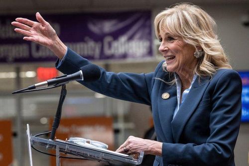 Bà Biden gây tranh cãi khi ví người Mỹ gốc Latin với món ăn Mexico