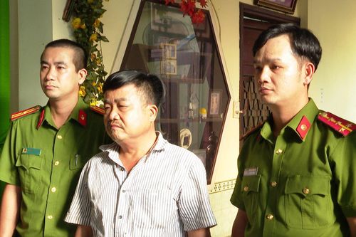 Khởi tố đối tượng mua bán khống hàng nghìn hóa đơn xăng dầu tại Huế