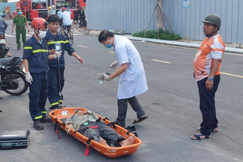 Sức khỏe của 2 nạn nhân trong vụ gãy cần trục vòi phun bê tông giờ ra sao?