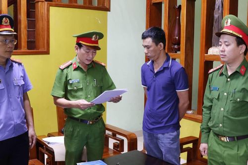 Mua bán gần 900 hóa đơn, đôi vợ chồng thu lợi bất chính 2,3 tỷ đồng