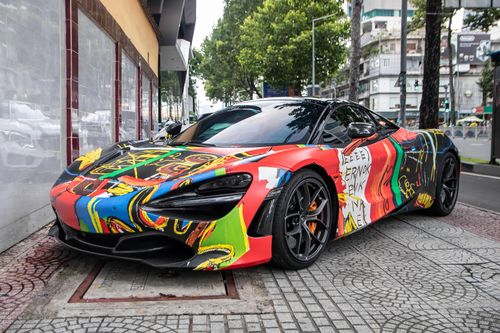 McLaren 720S Spider với ngoại thất lạ mắt tại TP.HCM