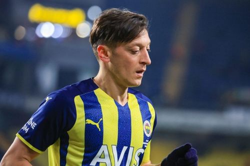 Mesut Ozil gia nhập CLB thứ 6 trong sự nghiệp