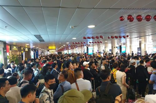 Khắc phục tình trạng chậm, hủy chuyến tại sân bay Tân Sơn Nhất