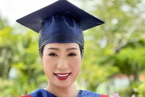 NSƯT Trịnh Kim Chi: Học đại học lần 2 ở tuổi 51 rất vui