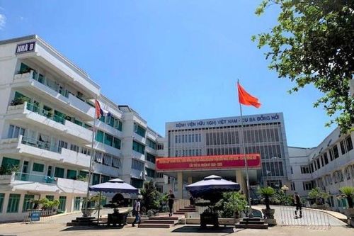 Người đàn ông bị thủng ruột non khi cưa gỗ