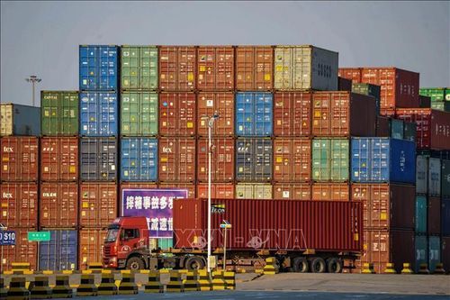 Rủi ro toàn cầu 'phủ bóng' triển vọng thương mại của Trung Quốc