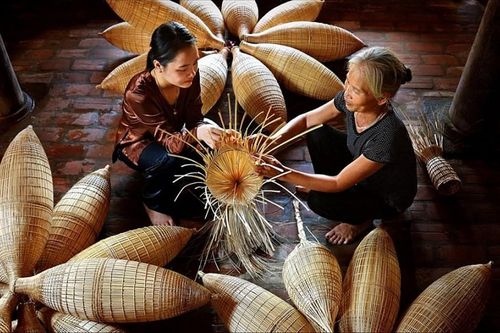 Phát triển làng nghề gắn với thị trường và hội nhập kinh tế quốc tế