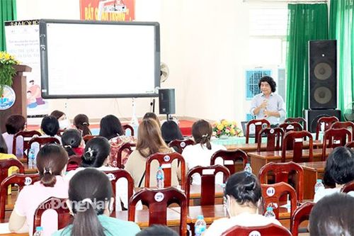 Giáo dục giới tính cho trẻ: Càng sớm càng tốt