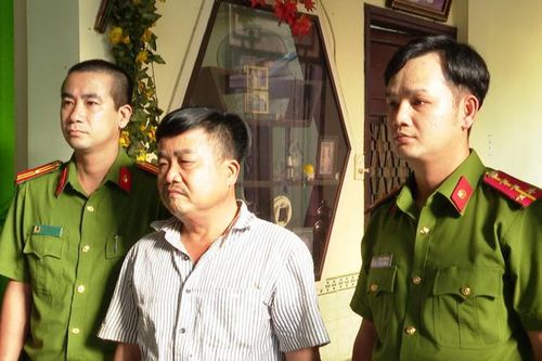 Khởi tố đối tượng mua bán khống hàng nghìn hóa đơn xăng dầu