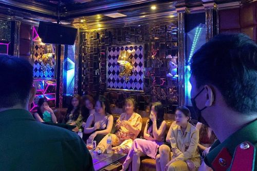 Bình Dương: Rút giấy phép nhiều cơ sở karaoke, massage