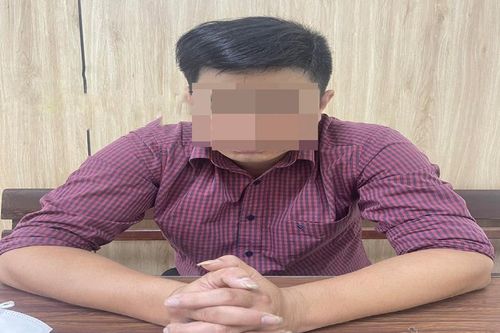 Chủ cửa hàng thiết bị y tế giở trò sàm sỡ nhiều nữ sinh làm thêm