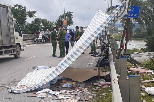 Trên đường đi giỗ va chạm ô tô, 2 vợ chồng thương vong