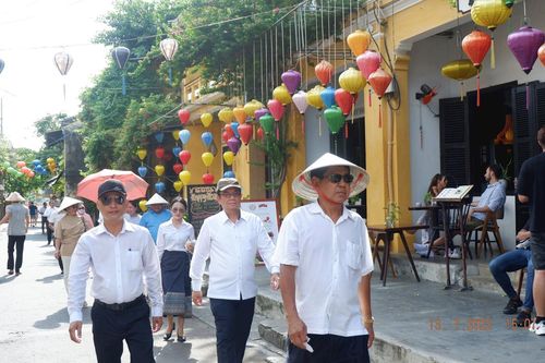 Lãnh đạo TANDTC Lào thăm TAND TP Hội An