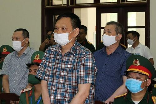 Xét xử vụ buôn lậu gần 200 triệu lít xăng: Cựu Thiếu tướng Cảnh sát biển nói mắc nhiều bệnh, xin được khoan hồng