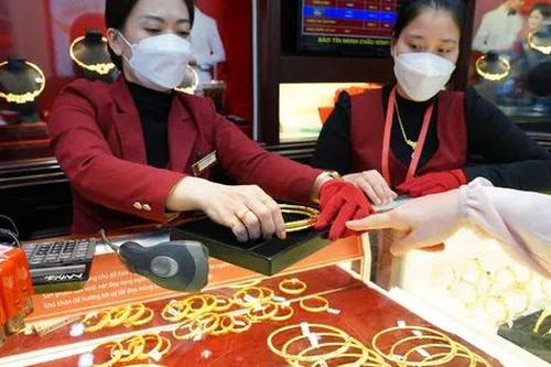 Giá vàng đồng loạt giảm, tỷ giá USD tăng mạnh