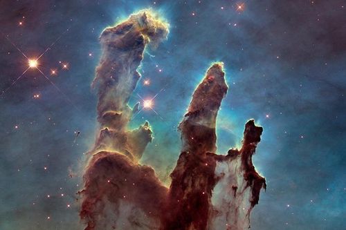 Phiêu lưu trong không gian qua các bức ảnh từ kính thiên văn Hubble