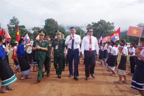 'Ngày hội' của quân, dân hai bên biên giới Việt Nam - Lào