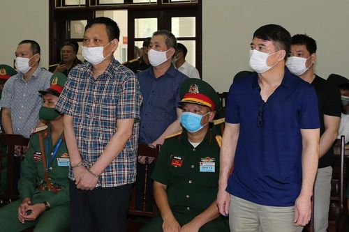 Vụ buôn lậu xăng: Cựu đại tá biên phòng đã quanh co chối tội như thế nào?