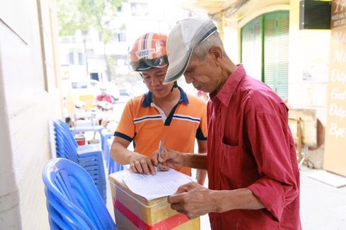 Cảnh báo mạo danh nhân viên chuyển phát nhanh gọi điện lừa đảo người dân