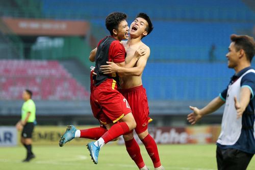 Cổ động viên Thái Lan buồn vì đội nhà thất bại, tuột mất Huy chương Đồng