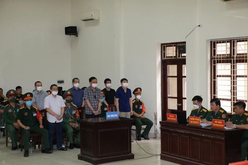 Tuyên án 14 bị cáo trong đường dân buôn lậu gần 200 triệu lít xăng