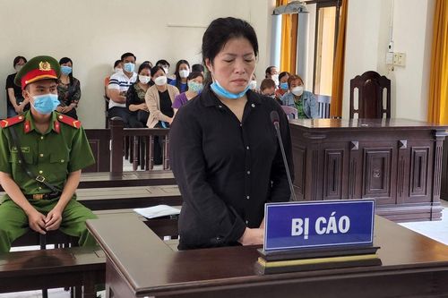 Nữ hiệu trưởng 'ăn chặn' hàng tỷ đồng tiền đồng phục, bán trú và bồi dưỡng cho giáo viên