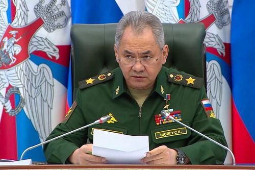 Bộ trưởng Quốc phòng Nga chỉ đạo ngăn chặn Ukraine bắn tên lửa vào Donbass