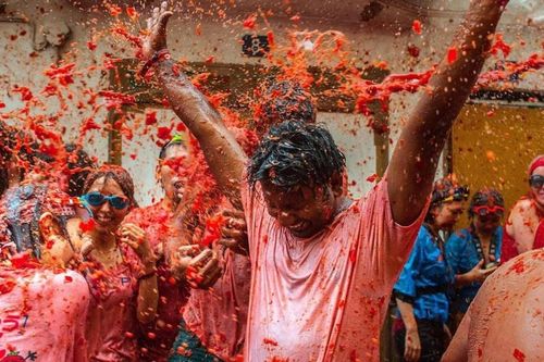 La Tomatina - Lễ hội nhuộm đỏ sắc cà chua