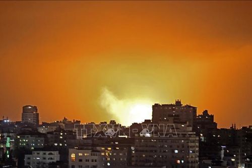 Israel không kích Gaza sau vụ bắn rocket