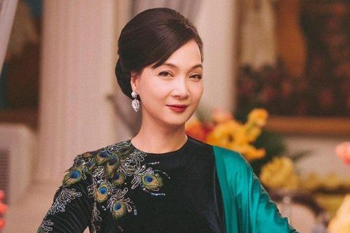 NSND Lê Khanh từng gặp biến cố lúc chào đời, tuổi thơ làm mẹ khóc nhiều