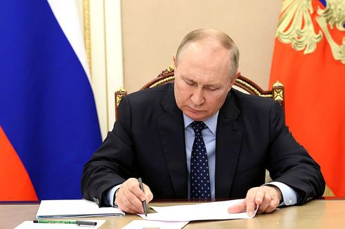 Thấy gì qua sắc lệnh đặc biệt hỗ trợ quân đội Nga vừa được Tổng thống Putin ký?