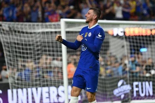 Siêu phẩm của Mason Mount cứu rỗi Chelsea sau sai lầm ngớ ngẩn của Reece James