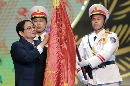 Thủ tướng trao Huân chương Hồ Chí Minh cho lực lượng Cảnh sát nhân dân
