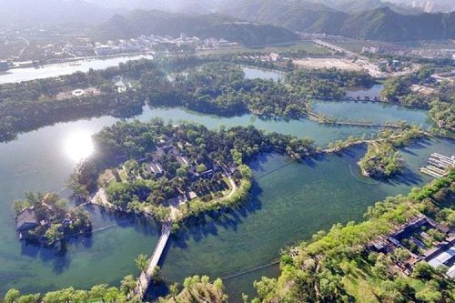 Con sông chỉ dài 90m