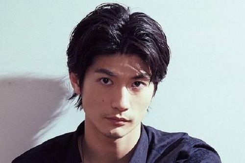 Xót xa khi tận 2 năm sau khi qua đời, 'Hoàng tử nụ cười' Haruma Miura mới được an táng