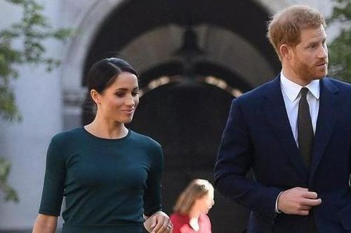 Meghan Markle gợi ý trang phục công sở phong cách 'nữ tổng tài' cho các chị em