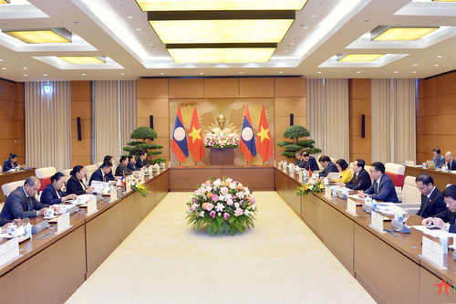 Phó chủ tịch Thường trực Quốc hội Trần Thanh Mẫn hội đàm với Phó chủ tịch Quốc hội Lào Sounthone Xayachak