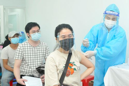 Bệnh viện công lo mất nguồn nhân lực vàng