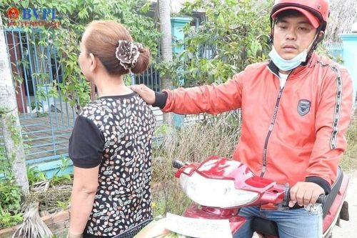 'Cò' đất phi xe áp sát giật dây chuyền của người phụ nữ