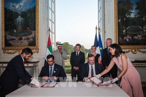 Pháp, UAE ký thỏa thuận hợp tác năng lượng