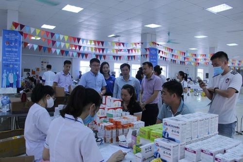 Chăm sóc sức khỏe hậu Covid-19 cho thanh niên công nhân
