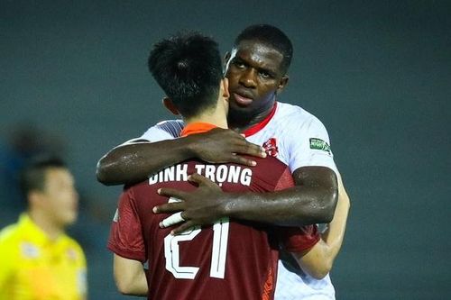 Màn so tài giữa Rimario và Đình Trọng