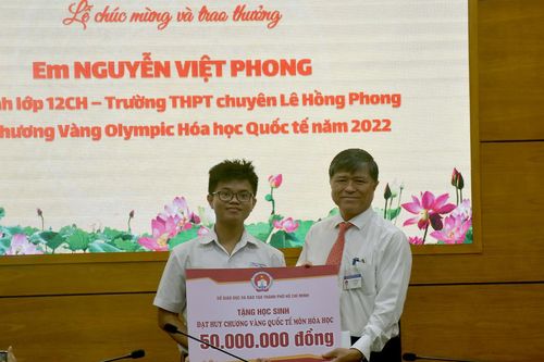 Nguyễn Việt Phong: 'Khi em đoạt huy chương vàng, cả nhà đều khóc vì hạnh phúc'