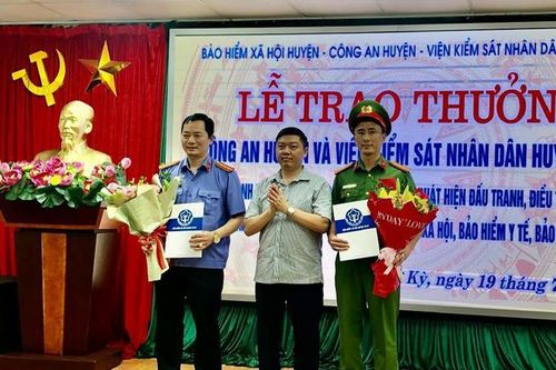 Khởi tố 2 đối tượng làm giả giấy tờ hưởng chế độ bảo hiểm xã hội