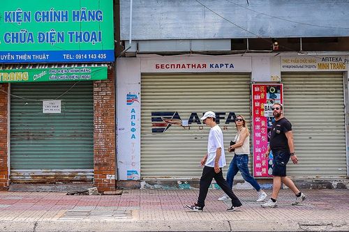 Giảm giá 'kịch sàn', mặt bằng cho thuê ở phố Tây Nha Trang vẫn ế khách